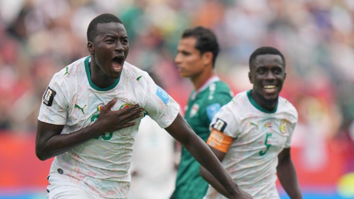 La promesa de Marcelino a Pape 'killer' Gueye: "Le llamábamos 'Pichichi"