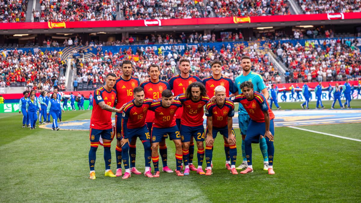 De la Fuente da con su equipo ideal: mismo once que ante Austria