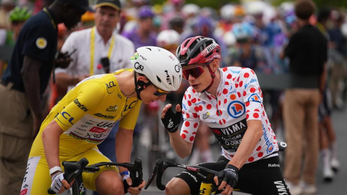 Controles antidopaje nocturnos despiertan a Vingegaard y Pogacar antes de etapa clave del Tour