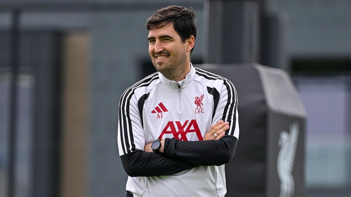 Iraola toma las riendas de un Liverpool con muchas incógnitas por resolver antes del inicio de temporada
