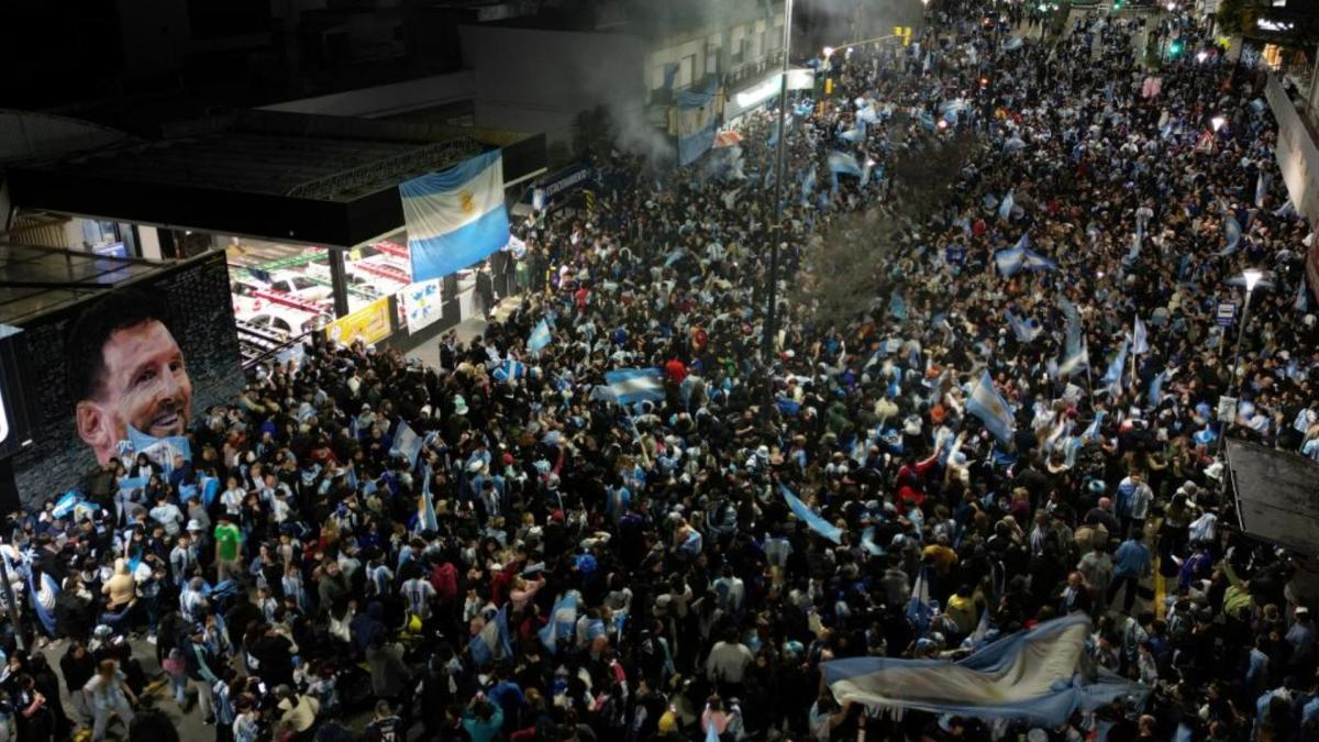 La locura del pueblo argentino con la remontada de su selección