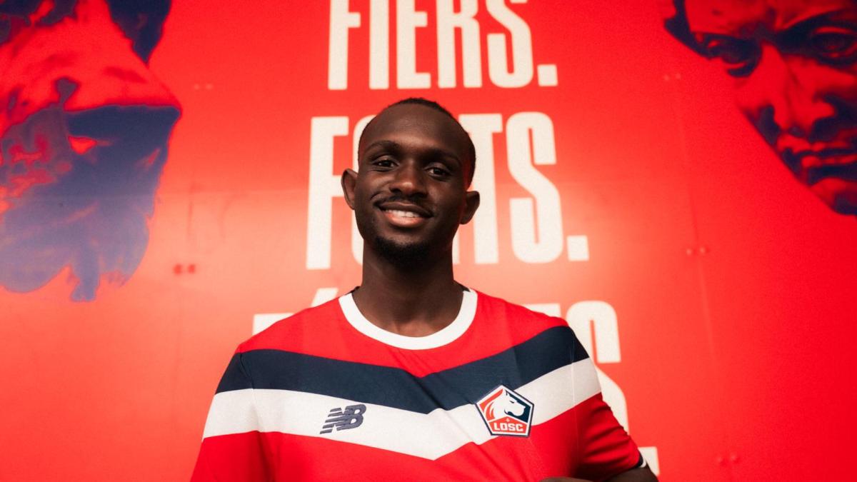 Nianzou pone fin a su etapa en el Sevilla y firma por el Lille