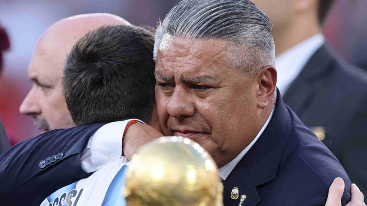 La AFA desmiente que el FBI haya requisado el teléfono del Chiqui Tapia