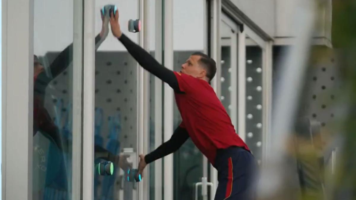 Szczesny pone a prueba sus reflejos con un entrenamiento de alta tecnología