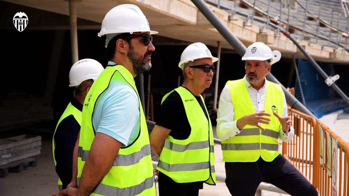 Peter Lim regresa a Valencia tras casi siete años de ausencia y supervisa las obras del Nou Mestalla