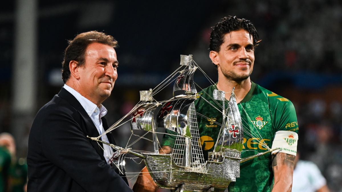 Rodrigo Riquelme sentencia el Trofeo Colombino: el Betis conquista su sexta carabela de plata
