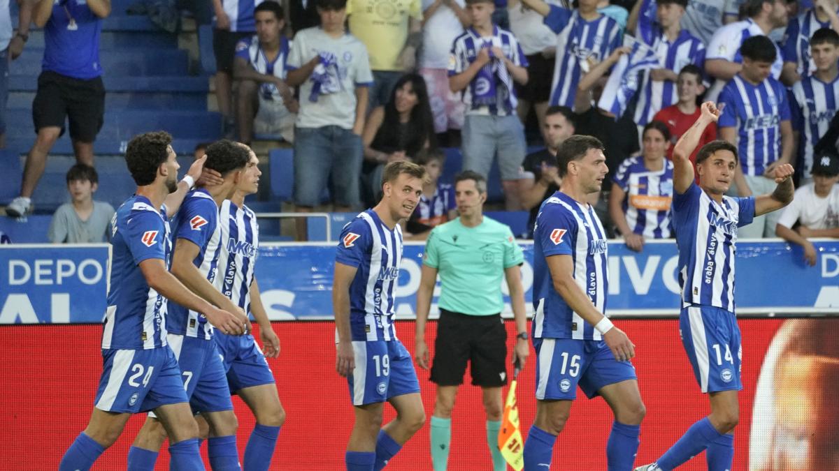 Alavés inicia stage en Girona con la pretemporada a pleno rendimiento y dudas en el vestuario