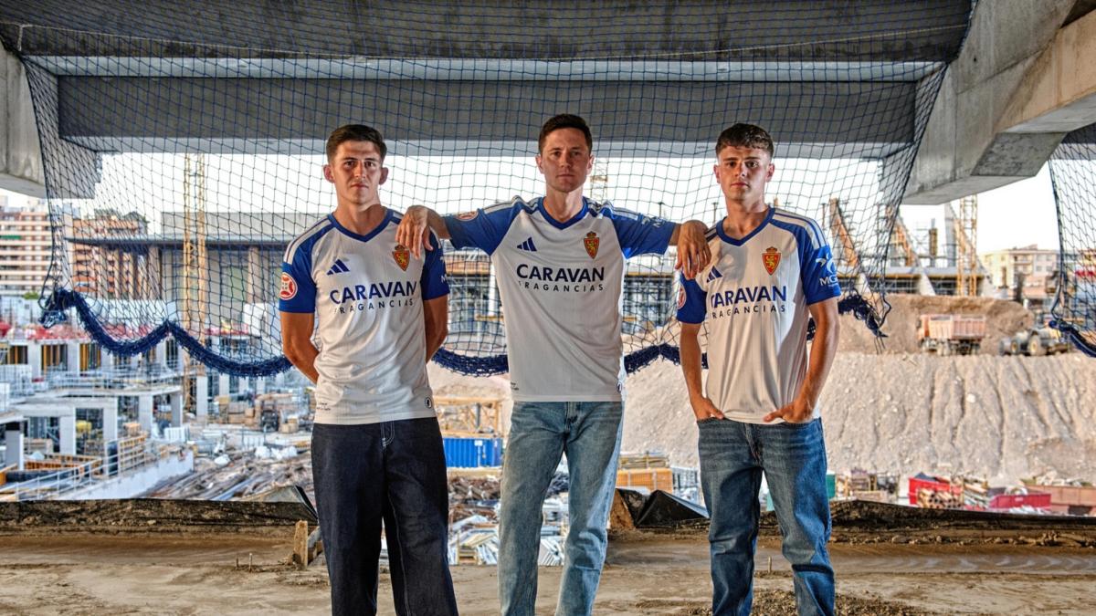El Zaragoza presenta su nueva camiseta con varias novedades para su estreno en Primera&hellip;