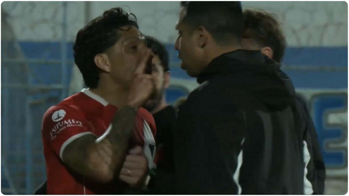 Enzo Pérez traite l'arbitre de voleur et crache dans la salle après son expulsion