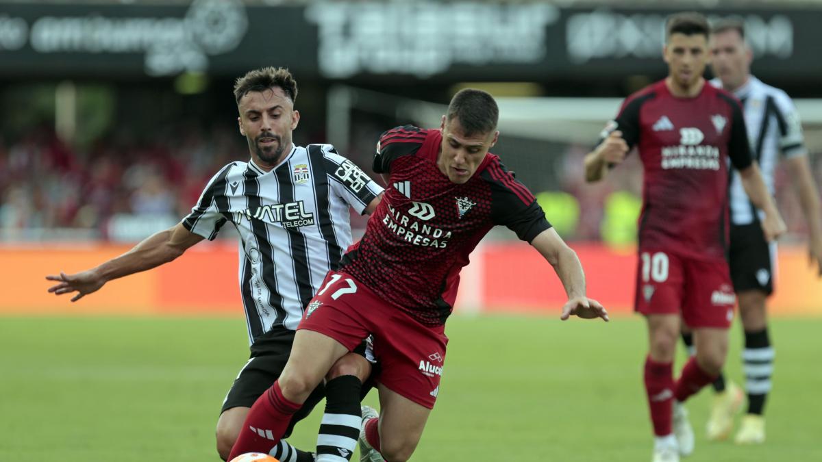 Avilés, Ourense CF, Cartagena y Algeciras siguen pendientes de su inscripción