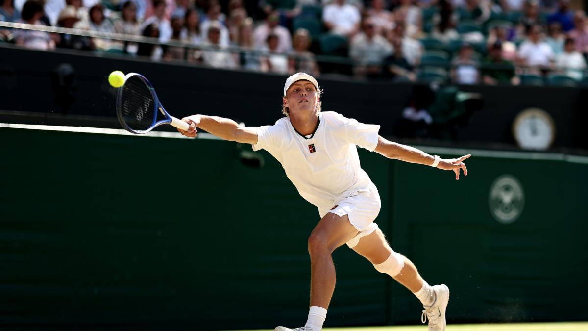 Lleyton Hewitt's son wins his first professional match at 17