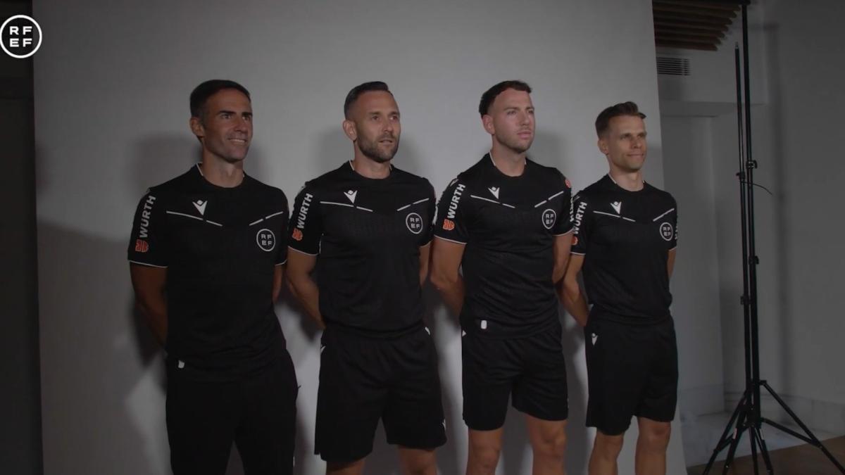 Ya se ponen guapos los árbitros de LaLiga. Ojalá mantengan esa sonrisa toda la&hellip;