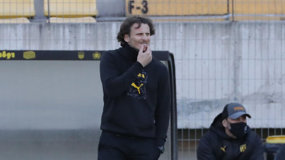 Diego Forlán, nuevo seleccionador sub-20 de Uruguay: del micrófono del Kun al banquillo celeste
