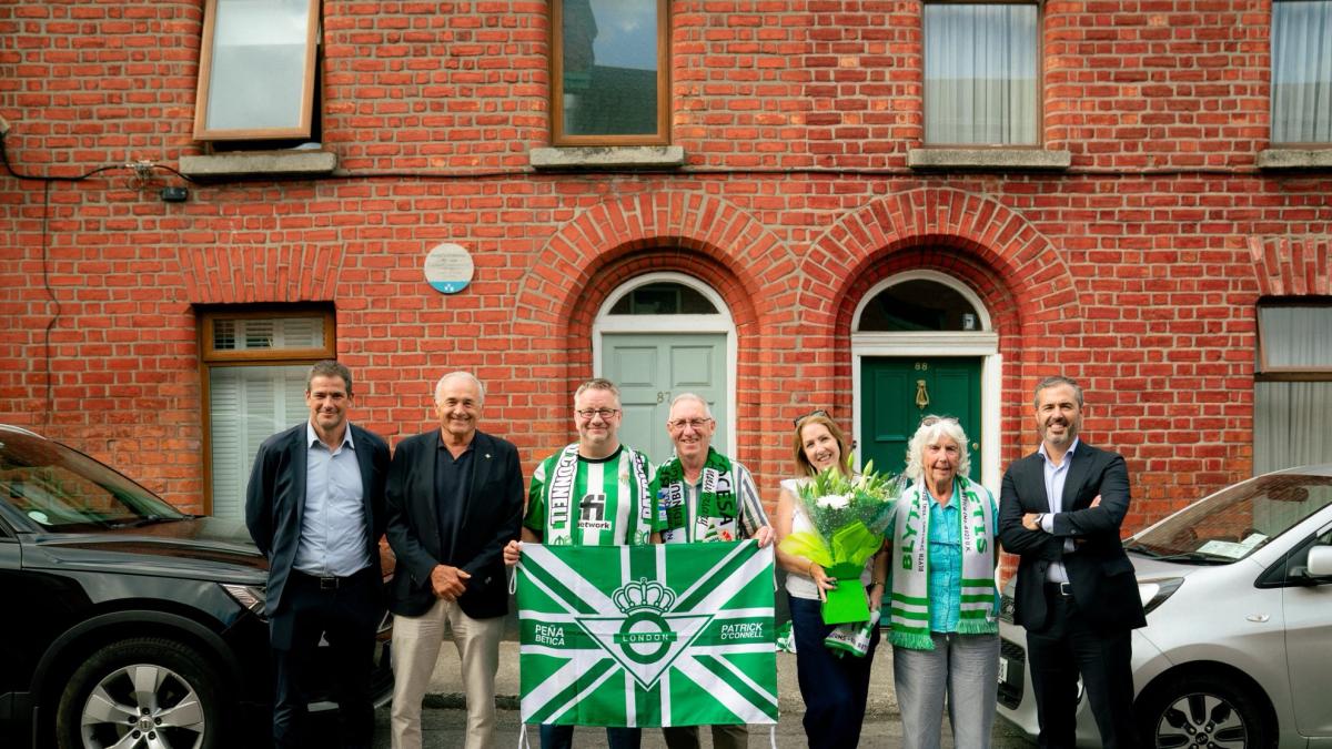 El Betis rinde homenaje en Dublín a Patrick O'Connell