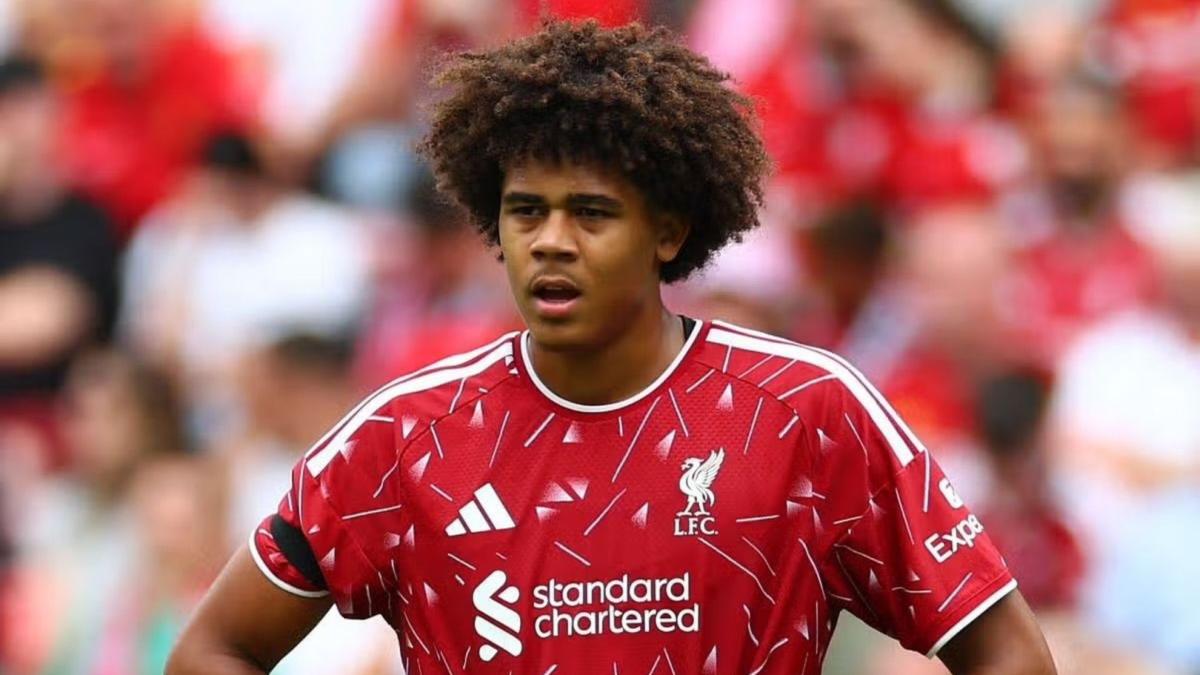 Iraola se queda sin el relevo de Van Dijk por culpa del Brexit