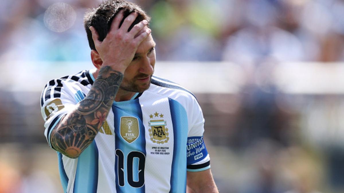 Messi abre la puerta a la retirada