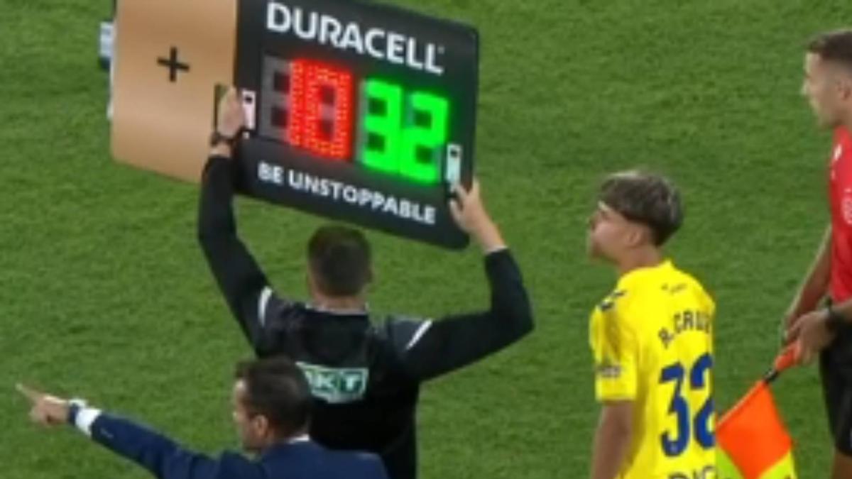 Rafa Cruz debuta con 16 años en la UD Las Palmas: el genio adolescente que voló del Real Madrid