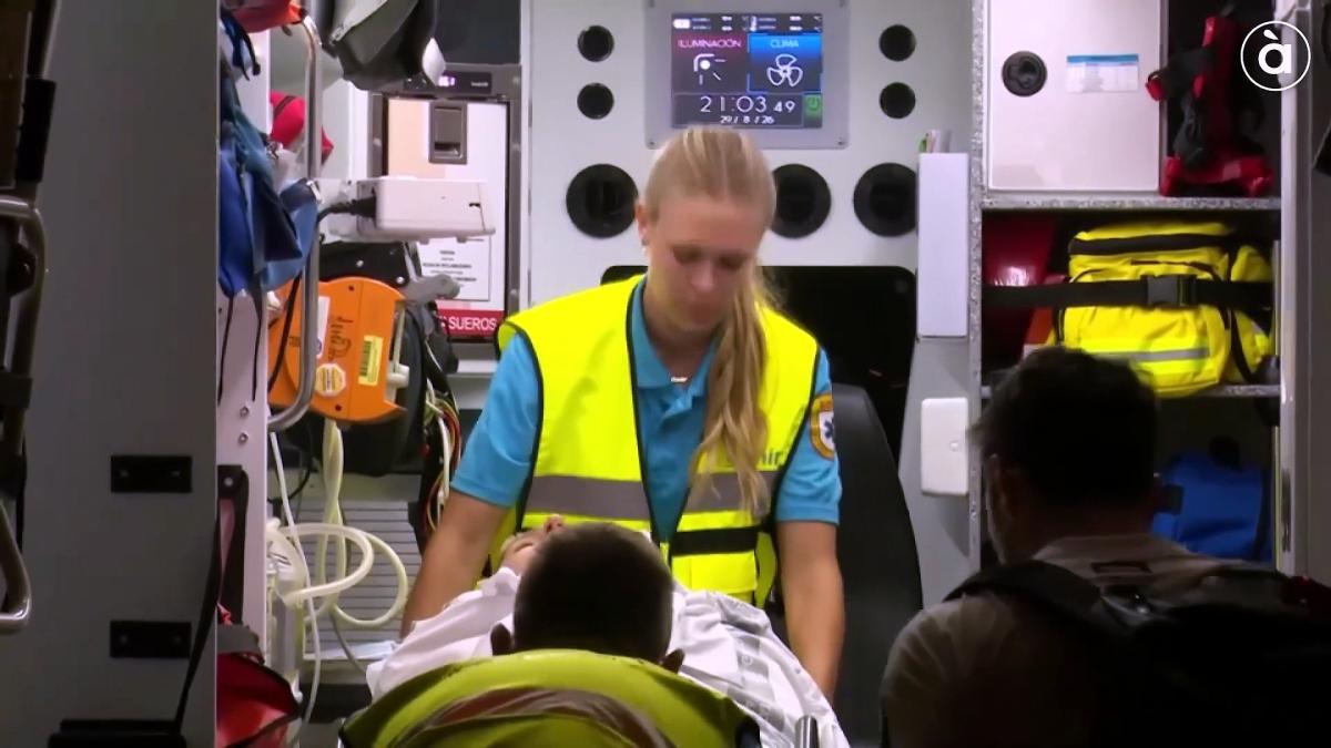 Así ha salido del hospital de Gandía tras su retirada de LaVuelta: retirado en camilla