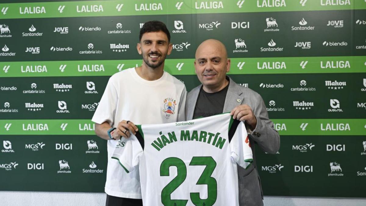 Chema Aragón elogia la actividad del mercado estival del Racing