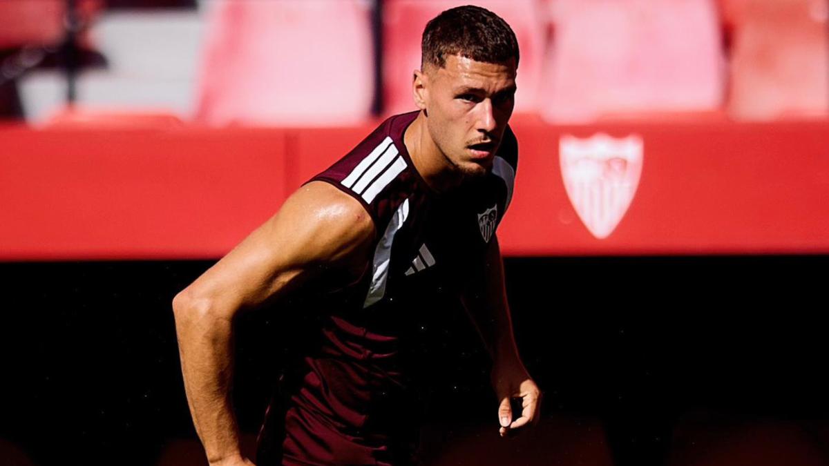 Stassin se incorpora al once y Kochorashvili queda fuera para el duelo en el Bernabéu