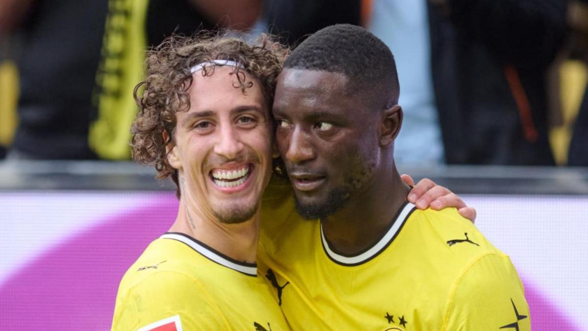 Silva y Nmecha lideran la victoria del Dortmund con goles decisivos