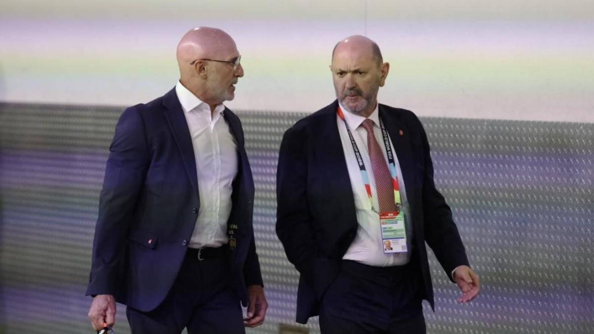 Louzán confirma la extensión del contrato de De la Fuente hasta 2030