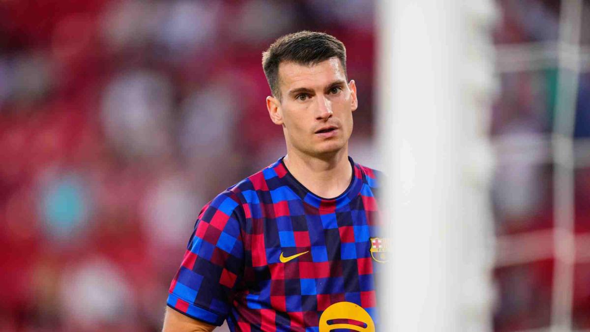 Livakovic se incorpora a la portería del Barça con apoyo de Szczesny