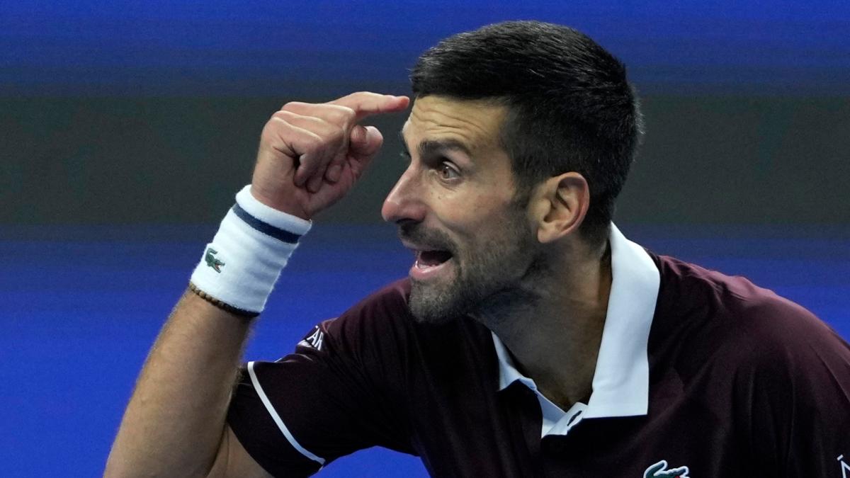 Djokovic supera a Zverev y alcanza una nueva semifinal en Pekín