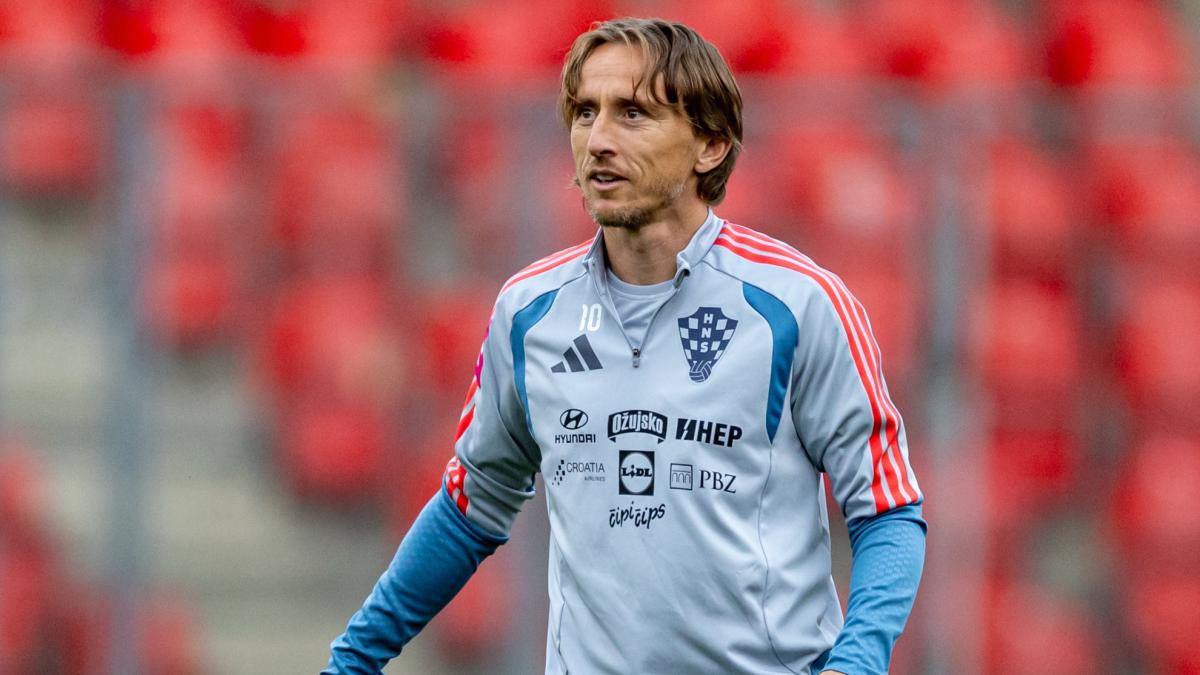 Modric y el técnico croata ante los medios antes del duelo con España
