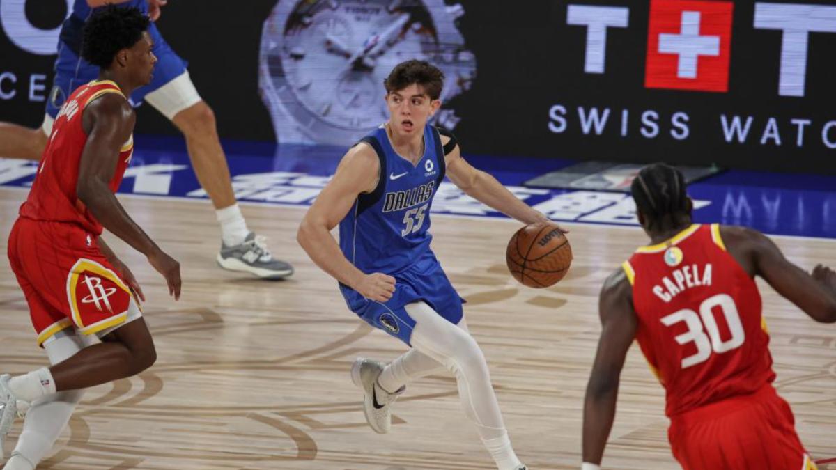 Victoria de los Mavs en Macao: De Larrea brilla con un impacto notable