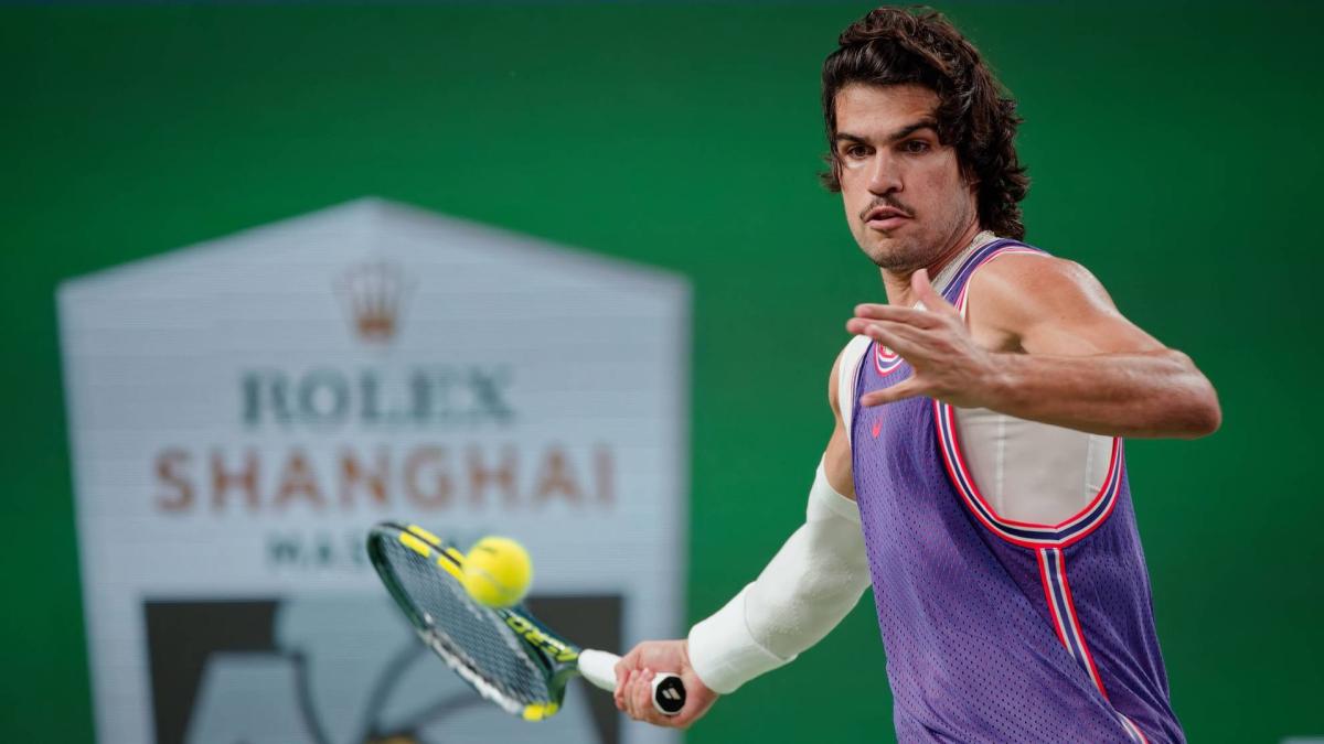 Alcaraz pierde en Shanghái y cede el primer puesto a Zverev