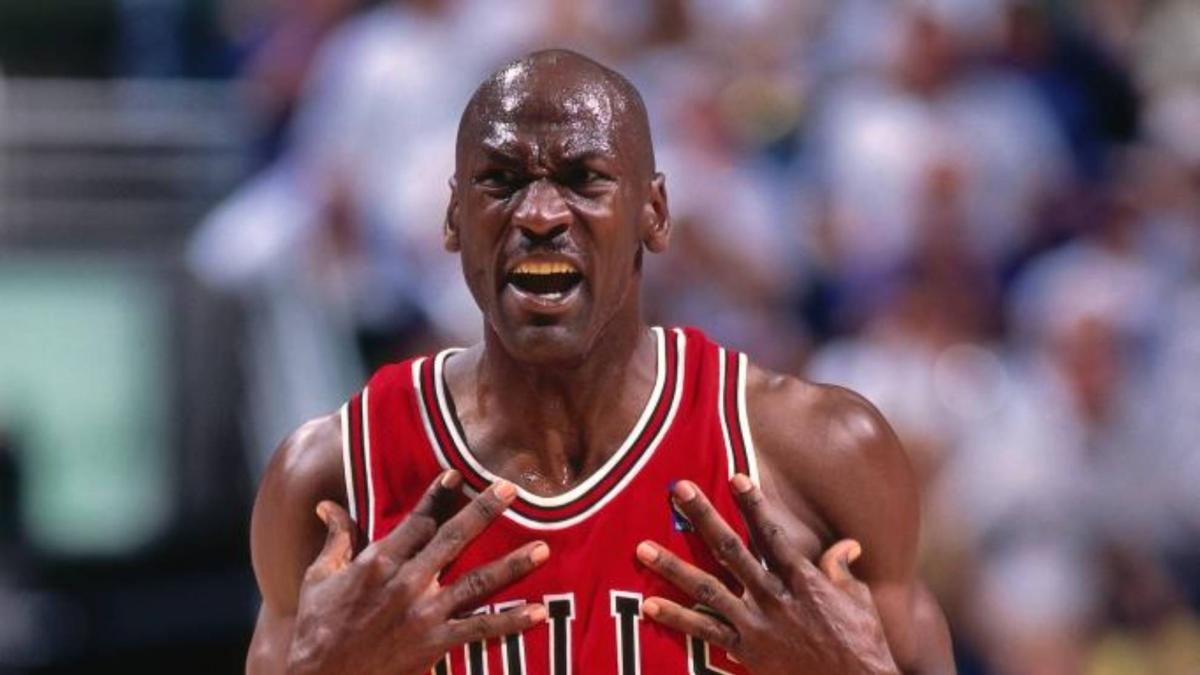  Michael Jordan rompe otro récord histórico: pagan 14 millones por una camiseta suya 