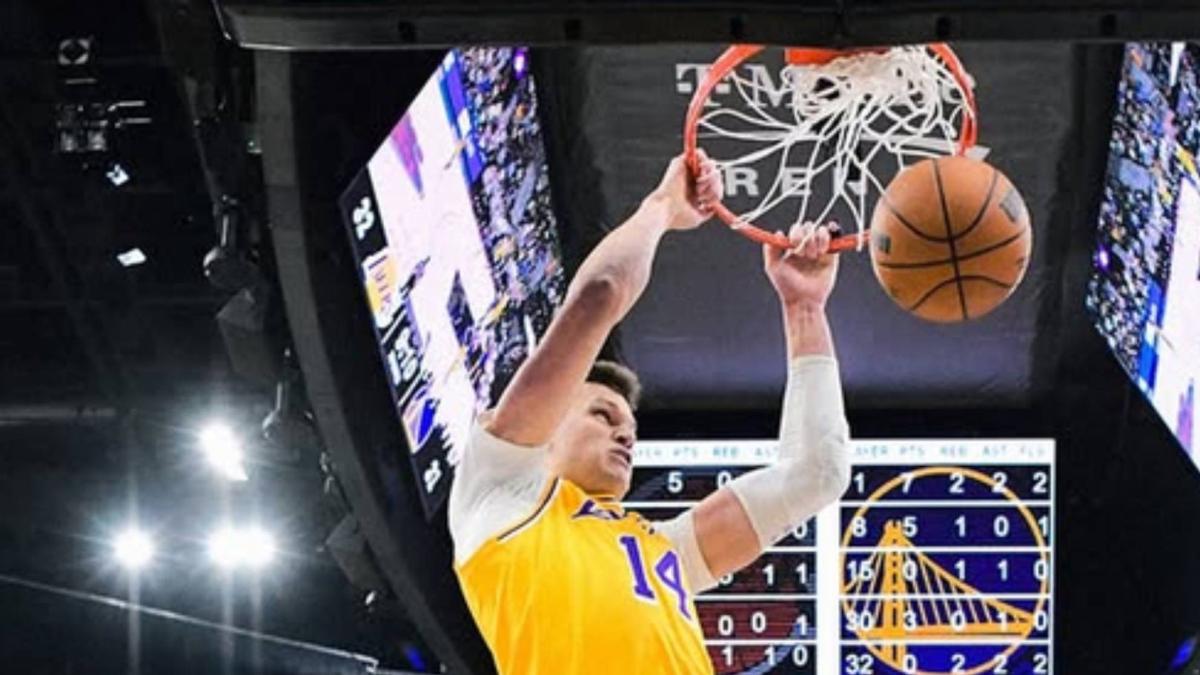  Los Lakers descubren a su gigante comprometido con Miss América y "capaz de atravesar muros" 