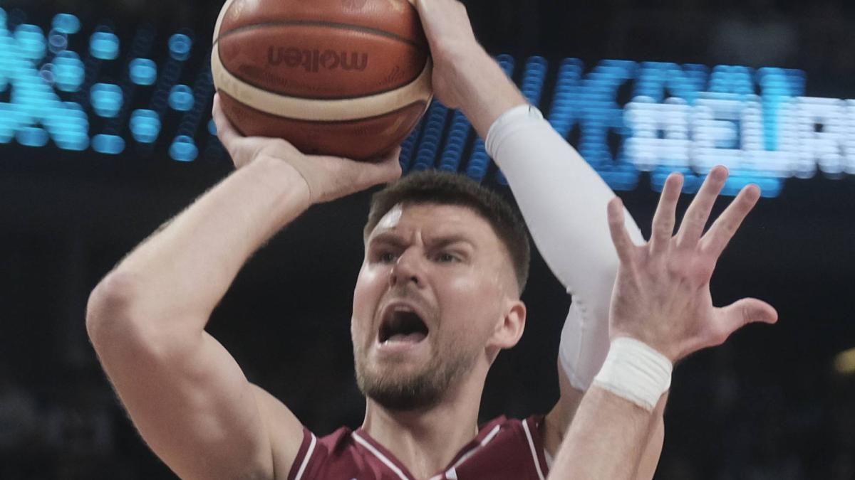  Preocupación en la NBA por la salud de Porzingis, baja indefinida: "No tengo SIDA" 