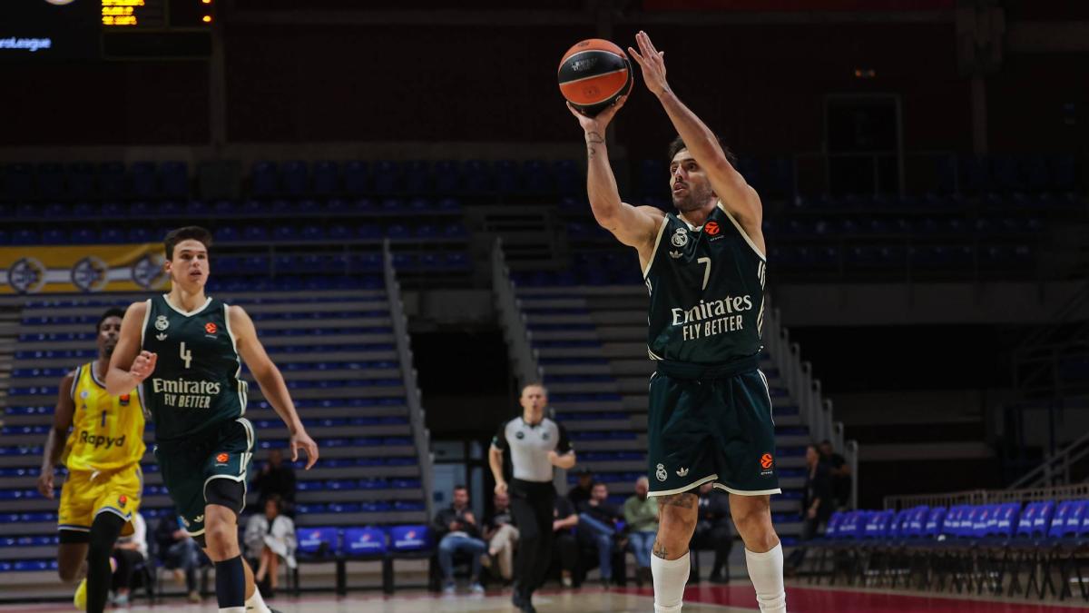 Real Madrid supera su récord con 21 triples en remontada ante el rival