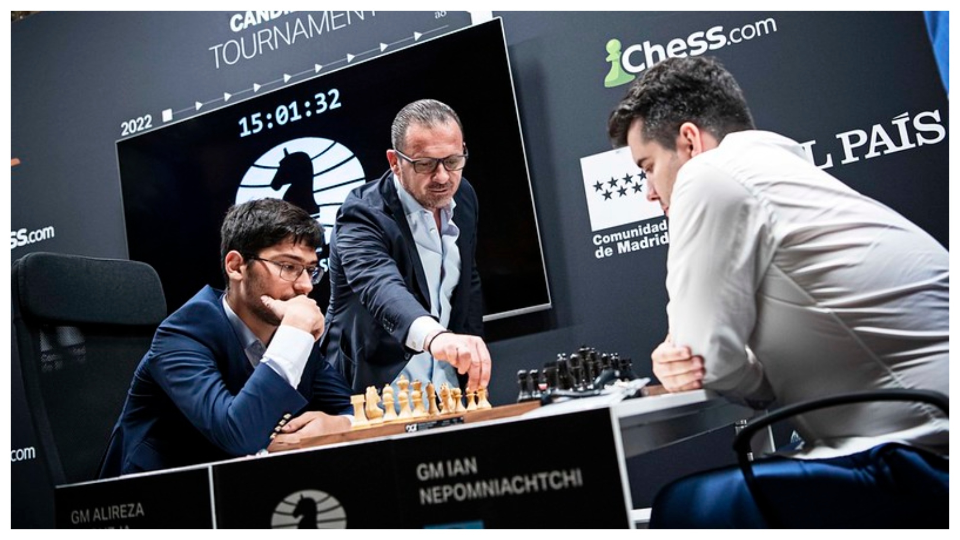 Nepomniachtchi y Firouzja durante su partida.