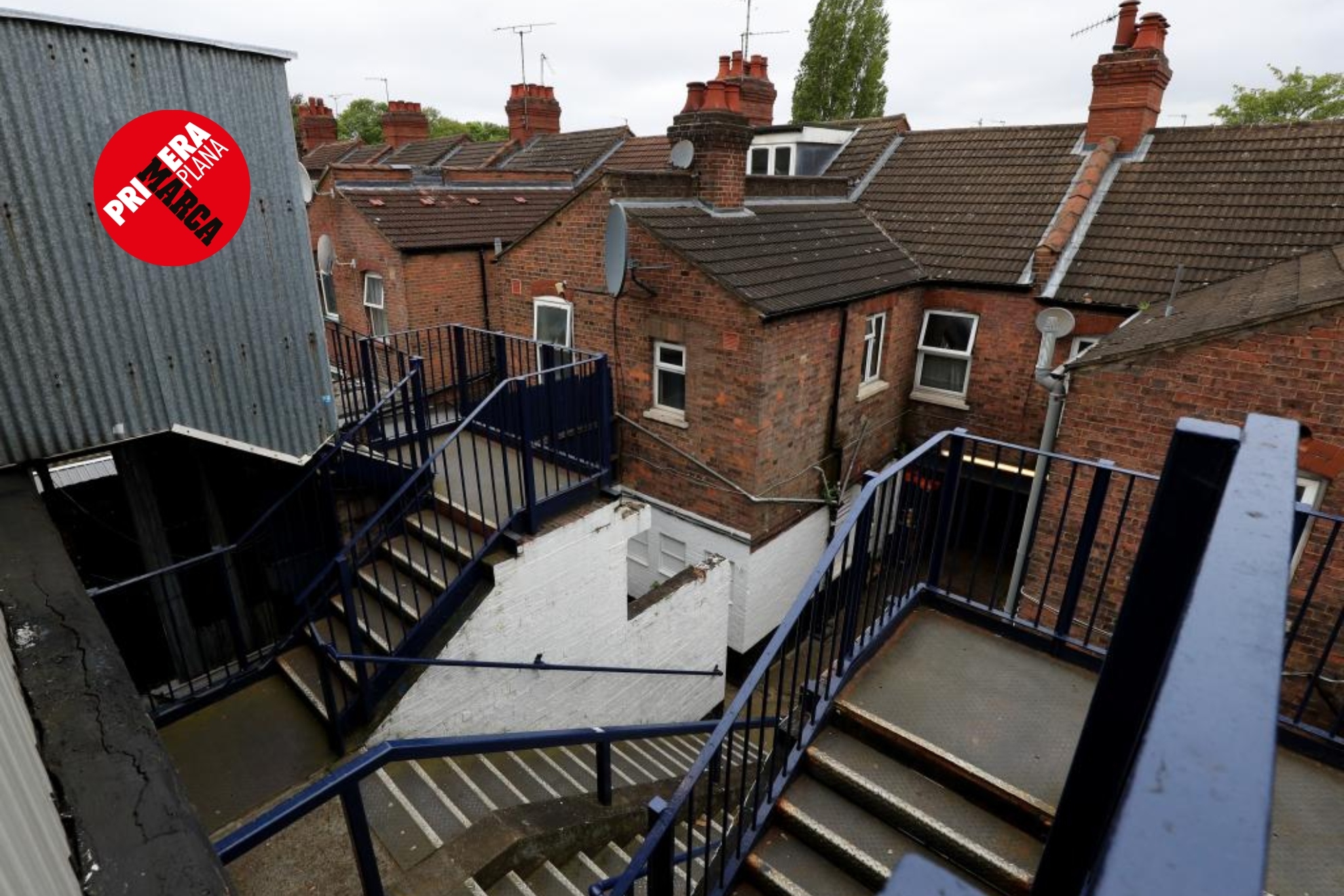 El acceso visitante al campo del Luton Town.
