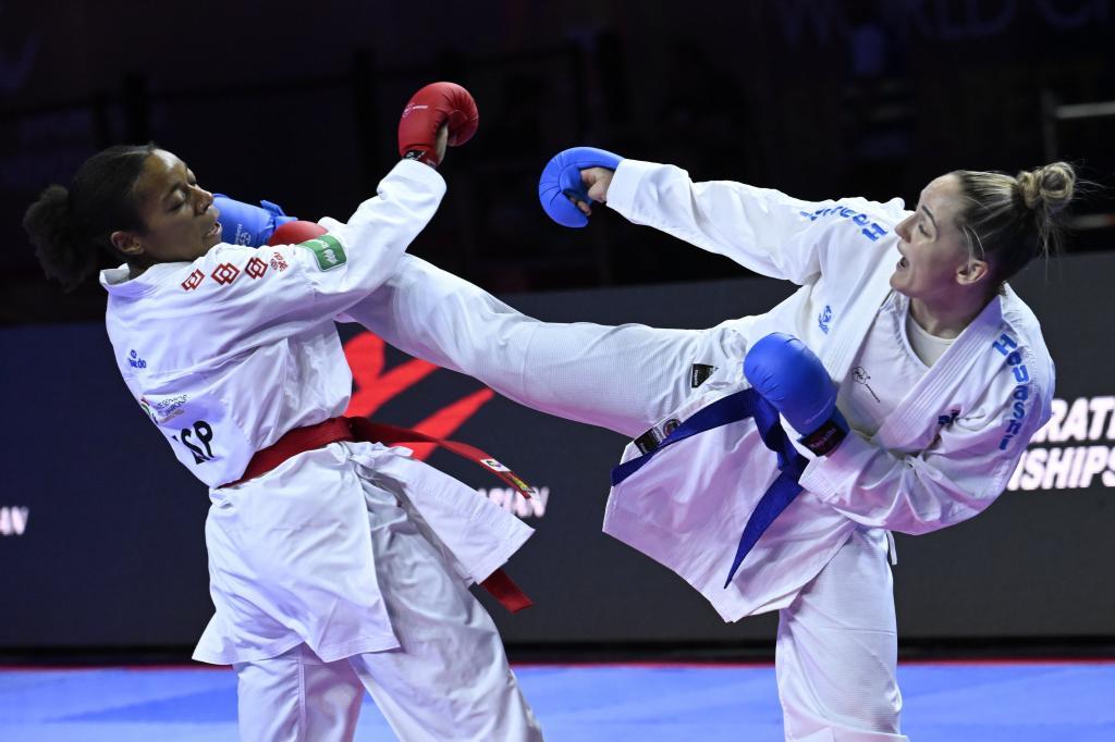 Isabel Nieto, ante la francesa Alizee Agier.