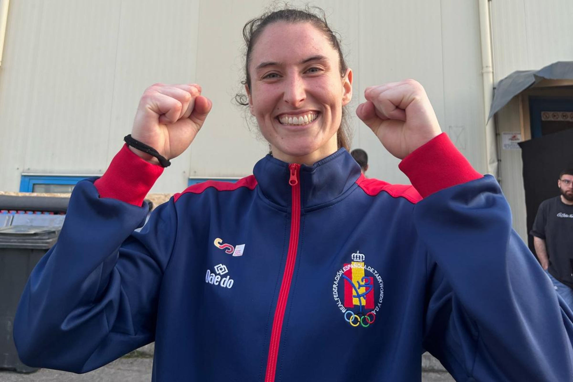 Doria Negro Vinilo - Botines planos con cordones en cuero charol negro, image size:1980x1320