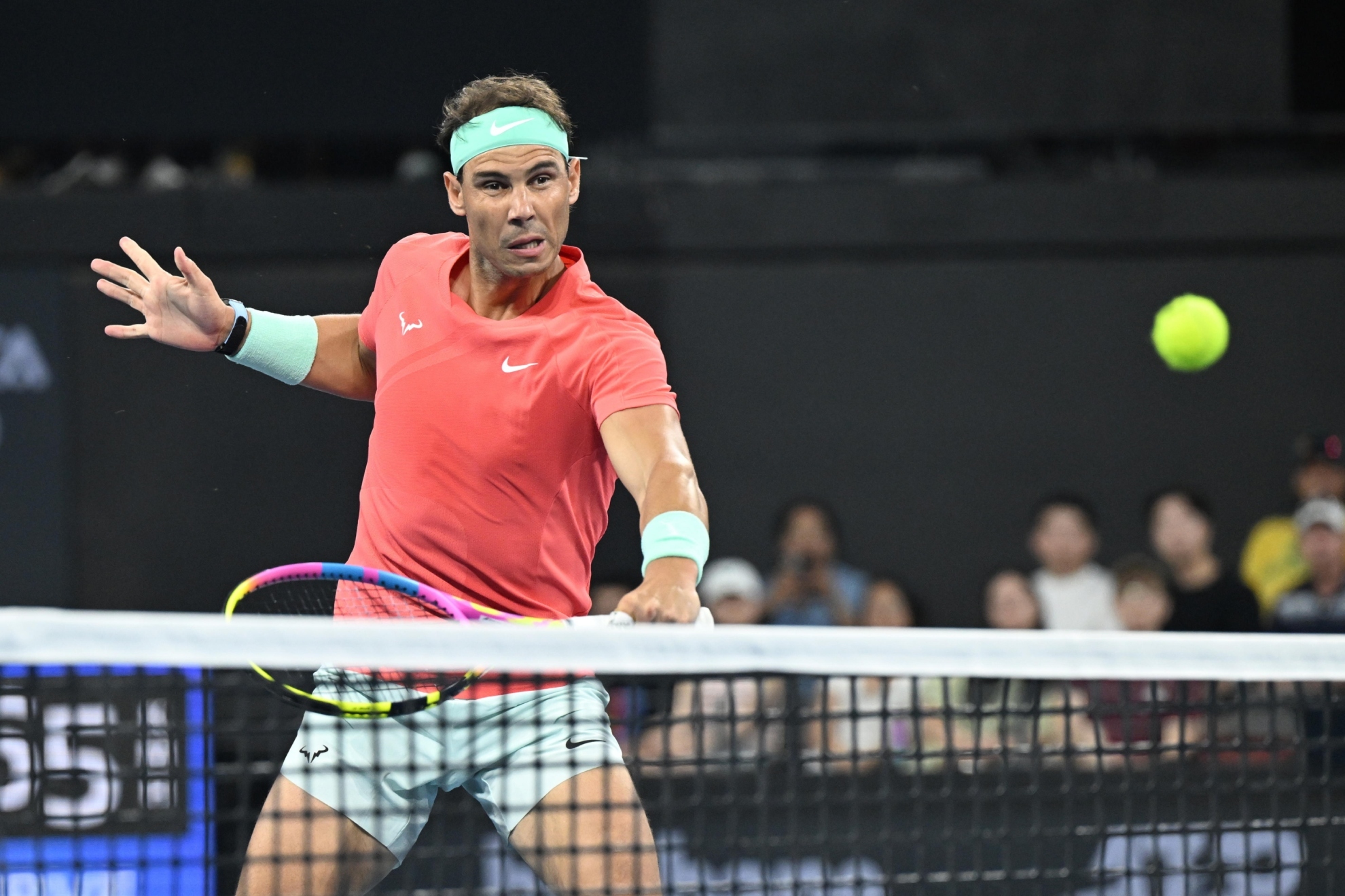 Nadal ejecuta una volea