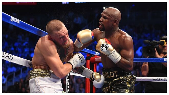 Floyd Mayweather y Conor McGregor en el combate de boxeo que disputaron en 2017.