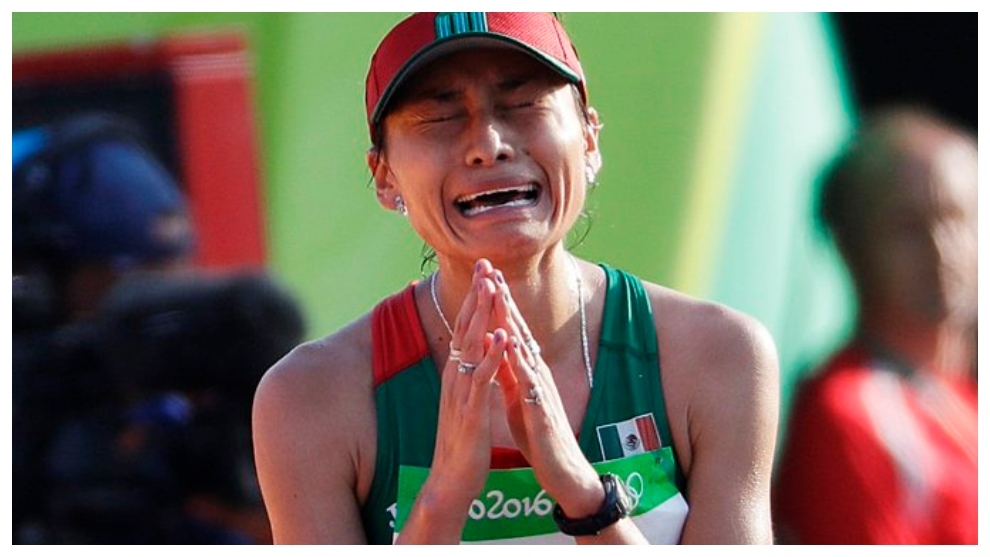 Lupita González tras ganar la plata olímpica en los 20 kilómetros marcha de Río 2016.