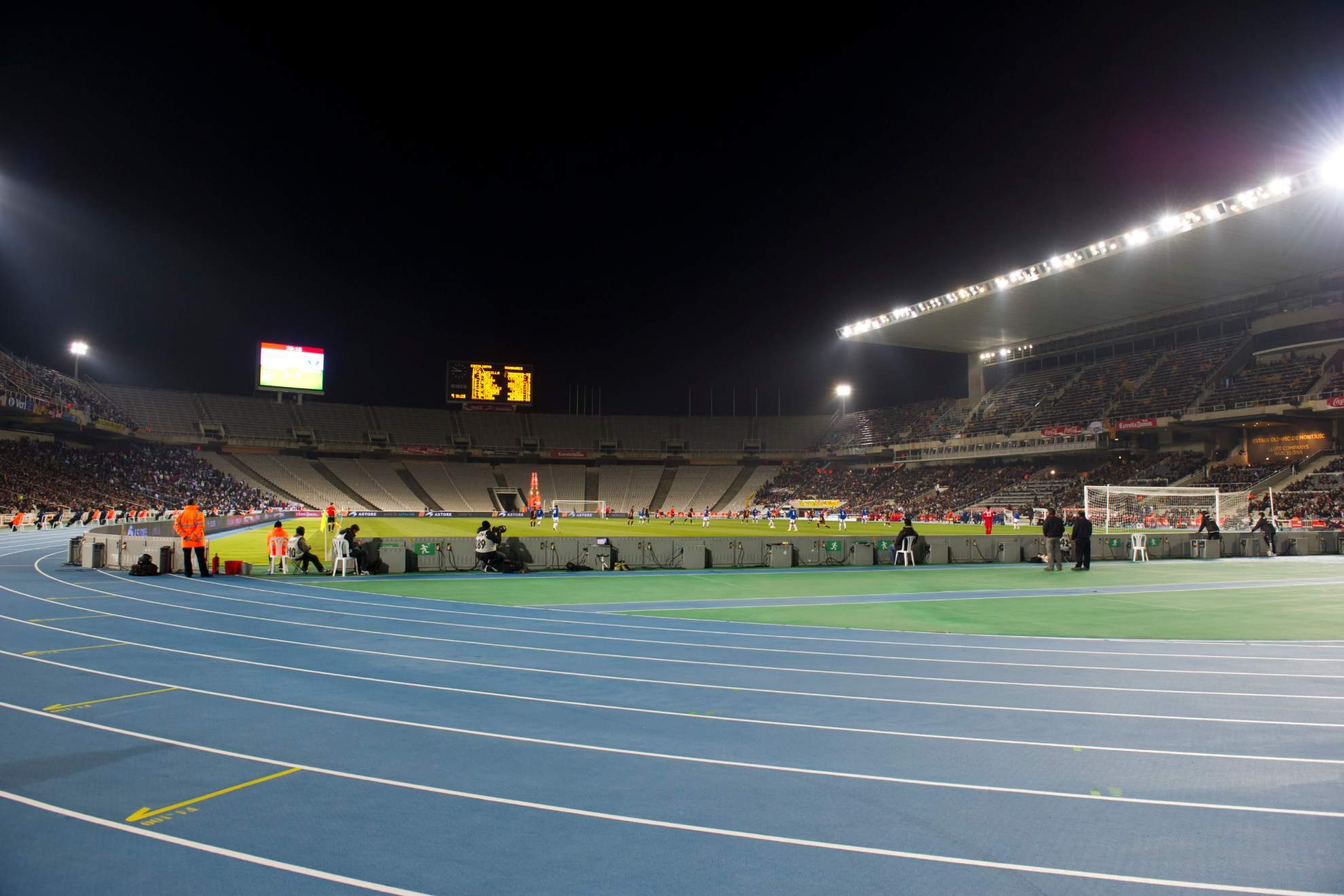 El estadio Olímpico Lluís Companys durante un partido amistoso de la selección catalana de fútbol en 2010.