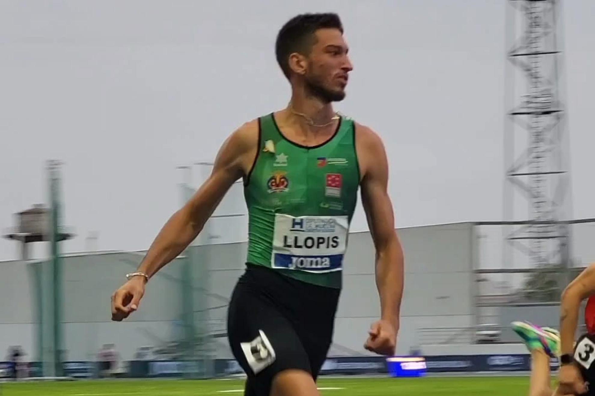 Quique Llopis se impone en los 110 vallas del Meeting Iberoamericano de Huelva.