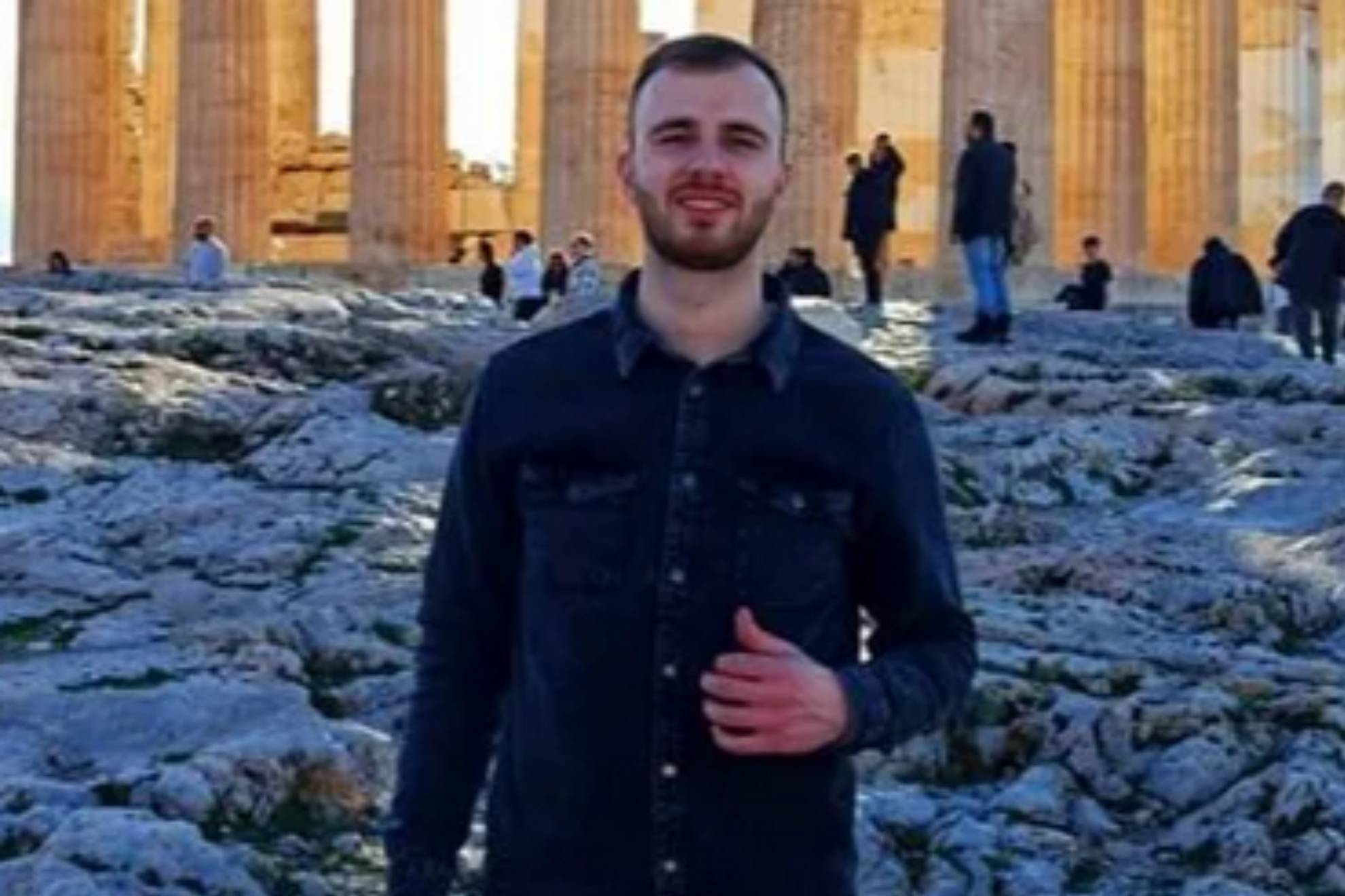 El jugador de baloncesto Aurimas Cybas fue encontrado muerto en un patio de Génova (Italia) tras una noche de fiesta