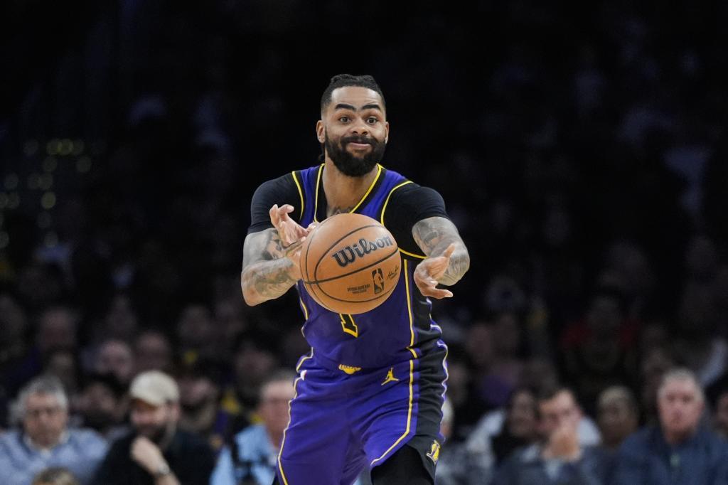 D'Angelo lanza un pase.