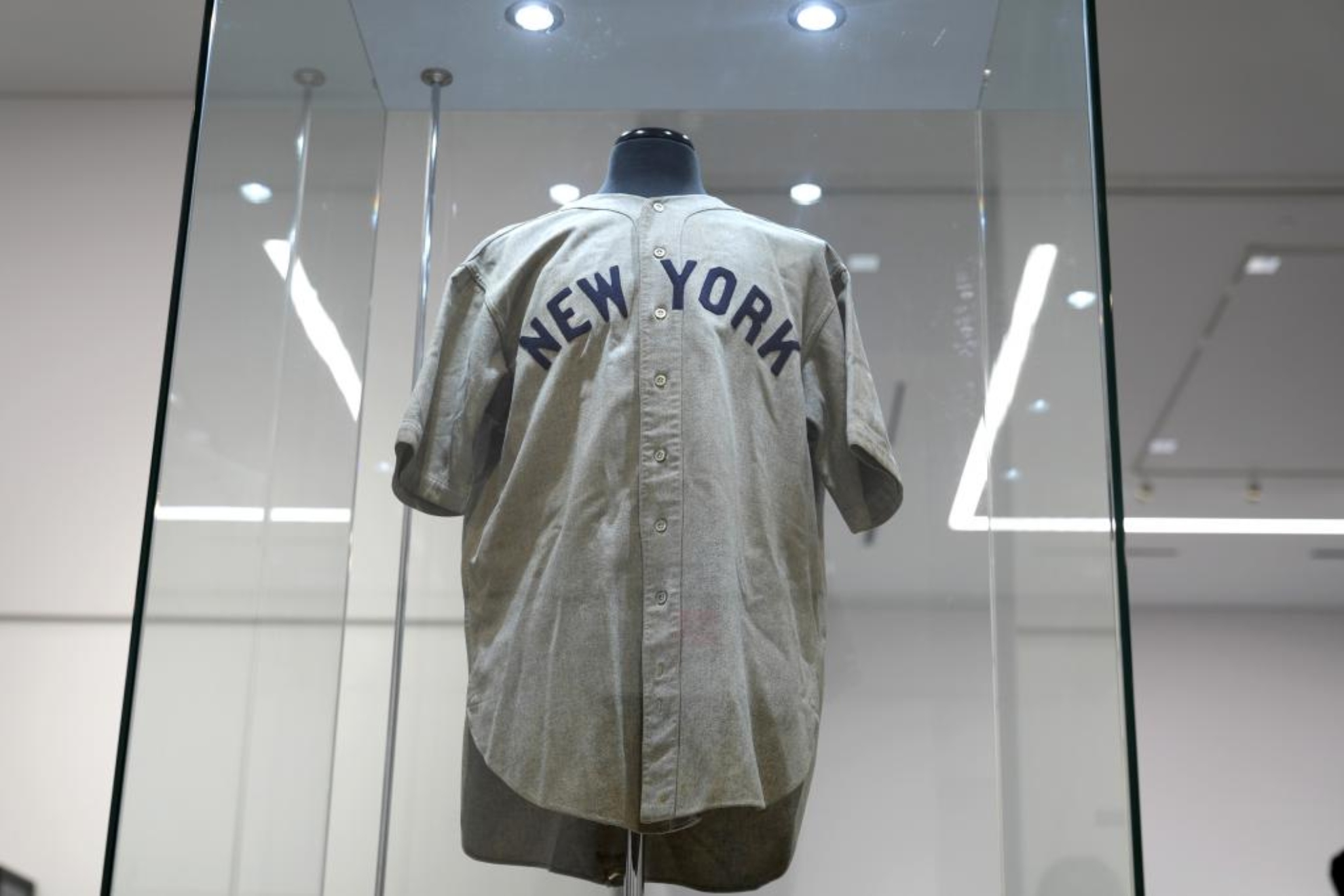 Una camiseta de Babe Ruth bate récords: se vende por 24,1 millones de ...