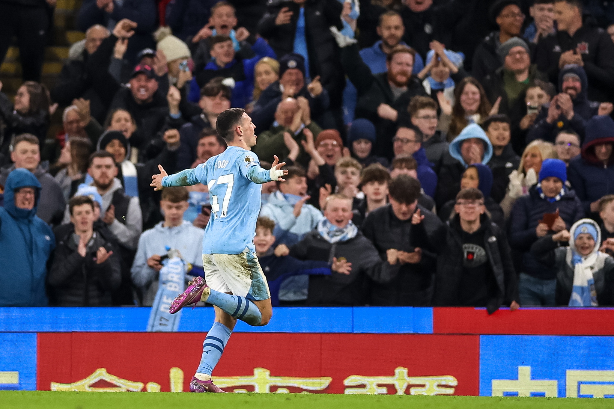 Foden celebra su `hat-trick' contra el Aston Villa.