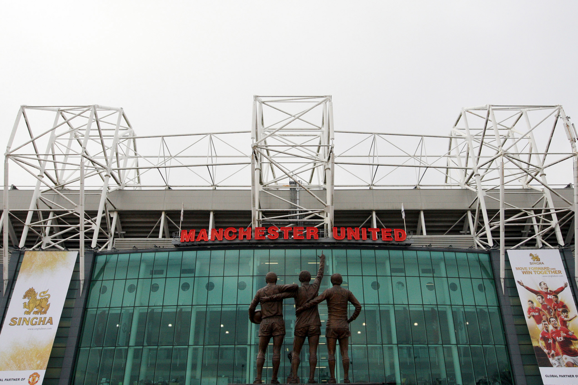 Imagen de la fachada de Old Trafford.