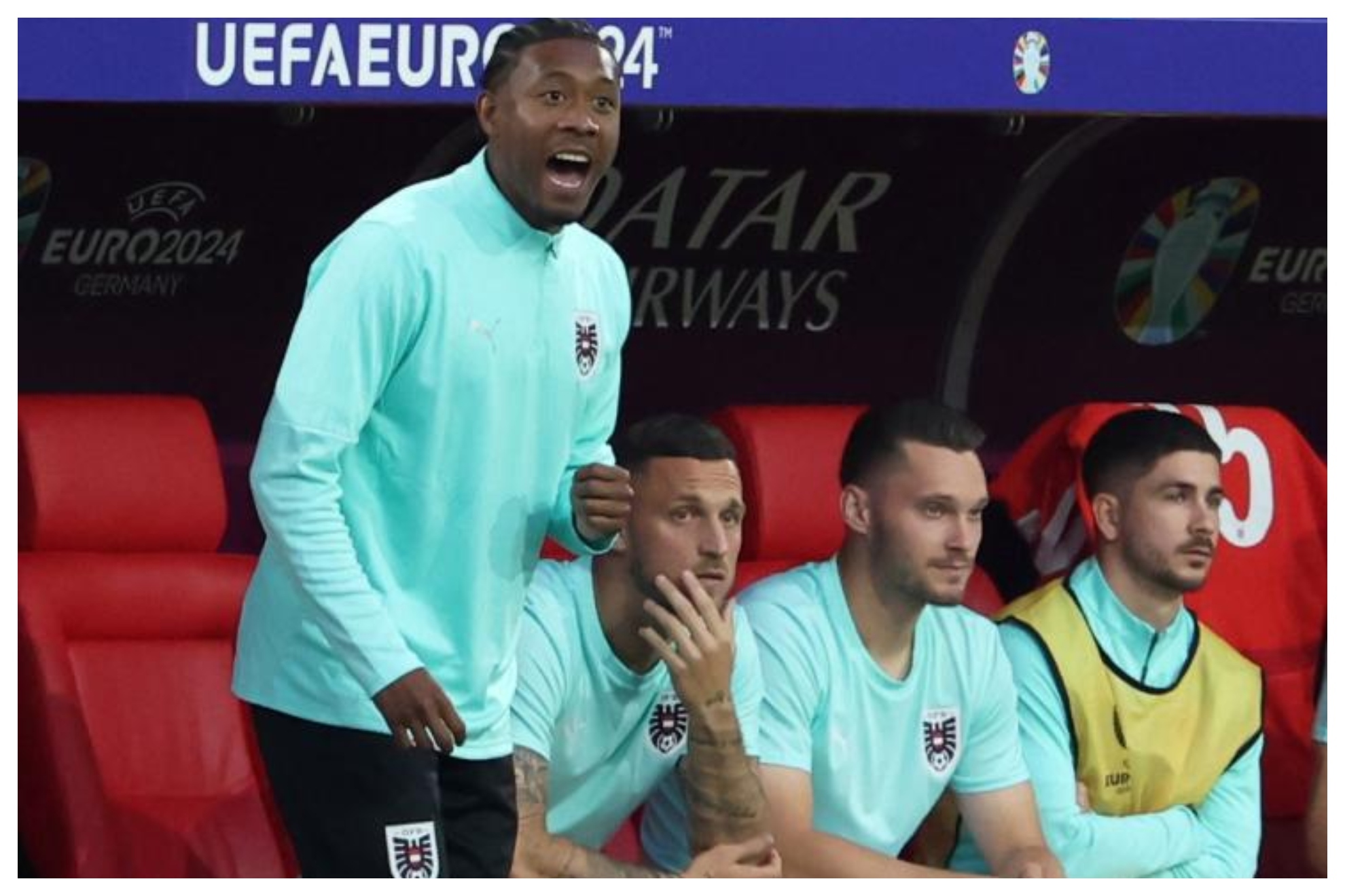 David Alaba dando instrucciones durante el encuentro ante Francia de la fase de grupos